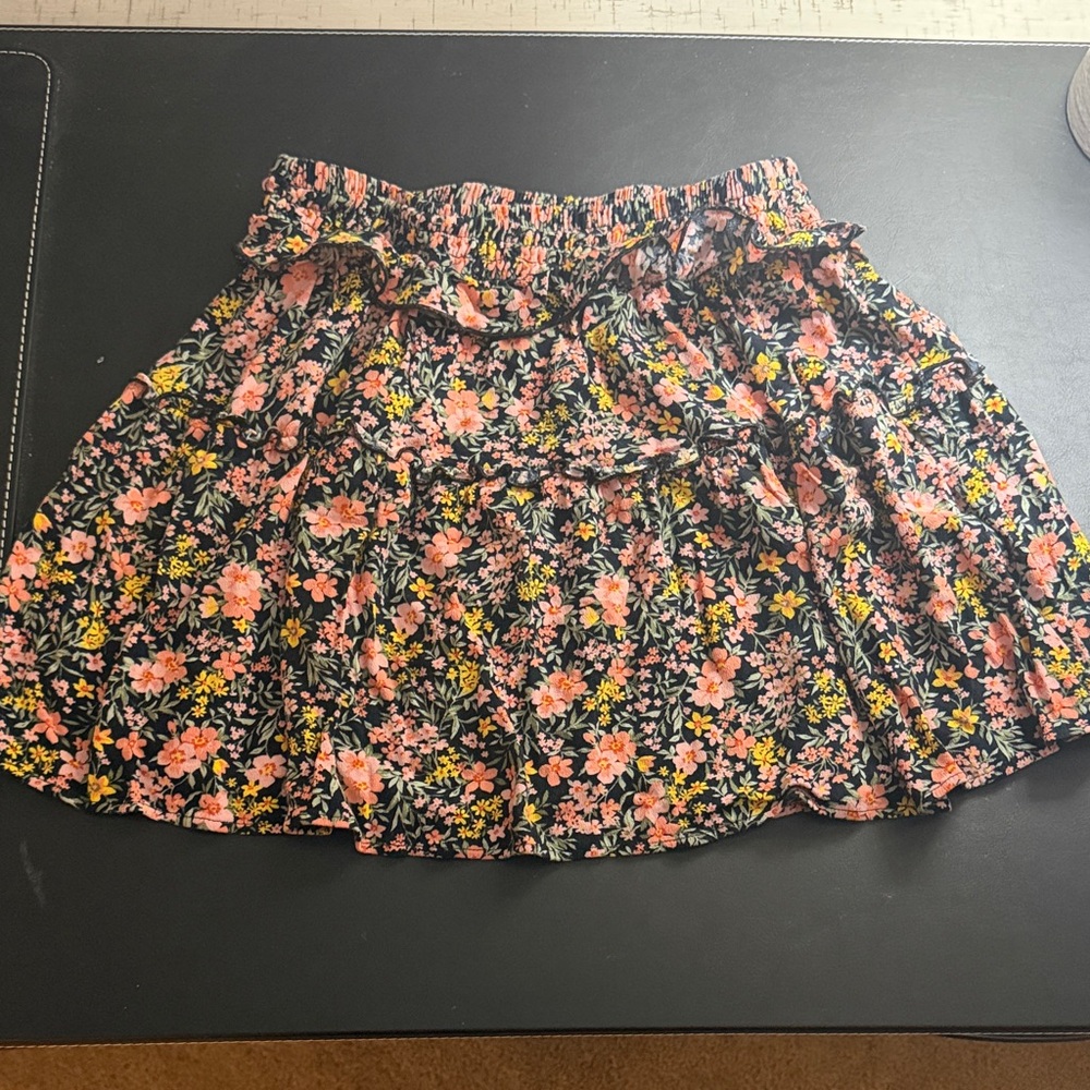 American Eagle Floral Black Skirt size XS